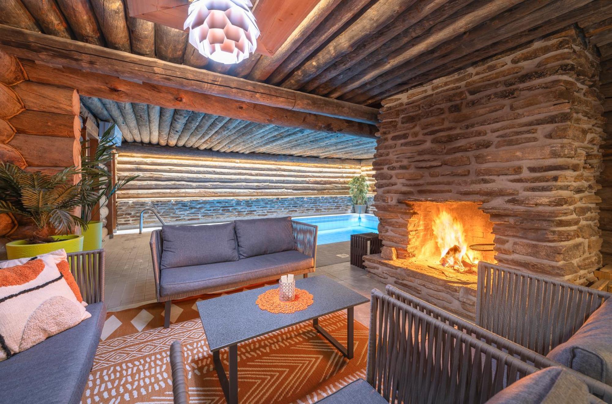 Kuukkeli Log Houses Aurora Resort Сариселка Екстериор снимка