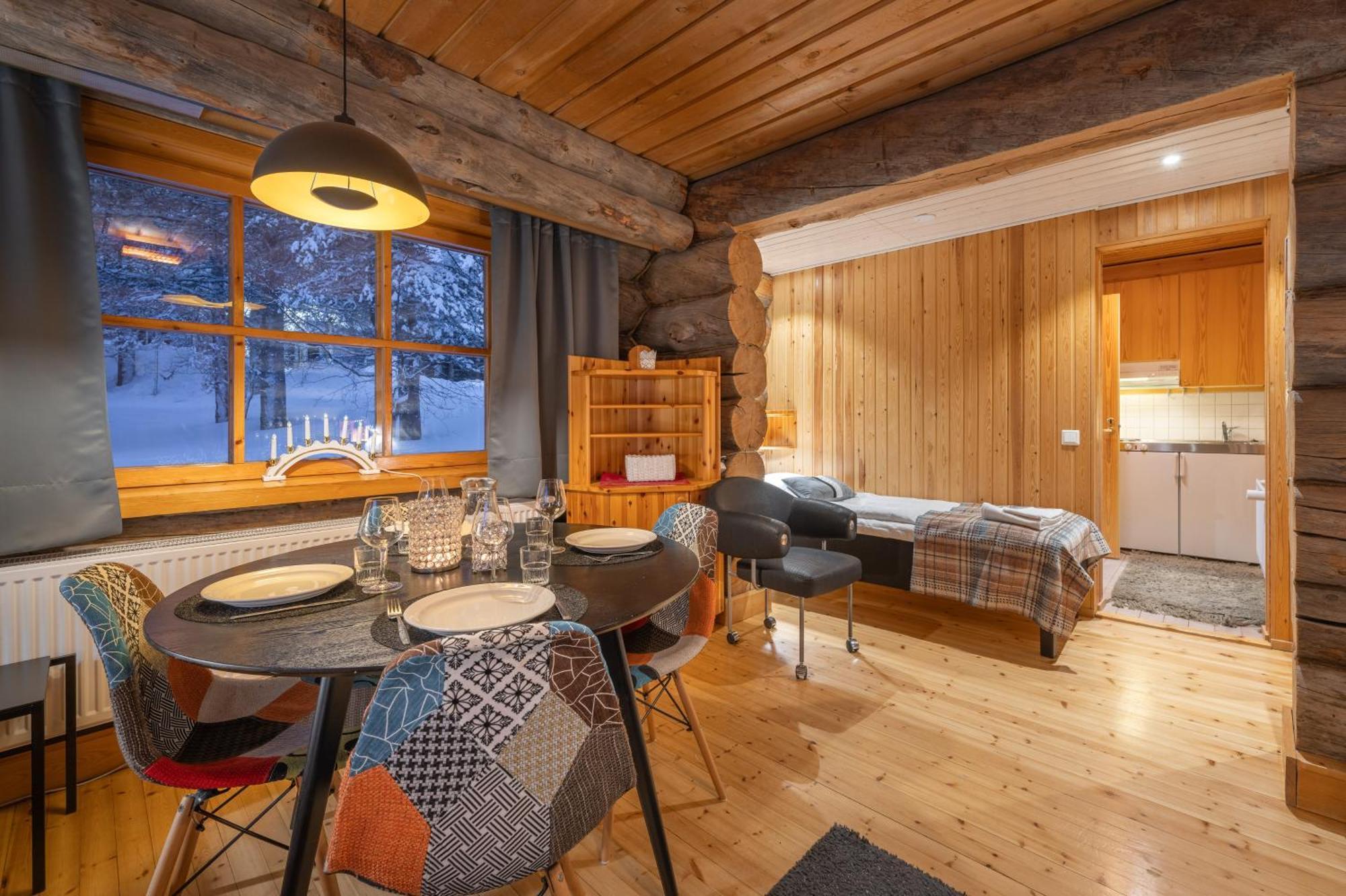 Kuukkeli Log Houses Aurora Resort Сариселка Екстериор снимка