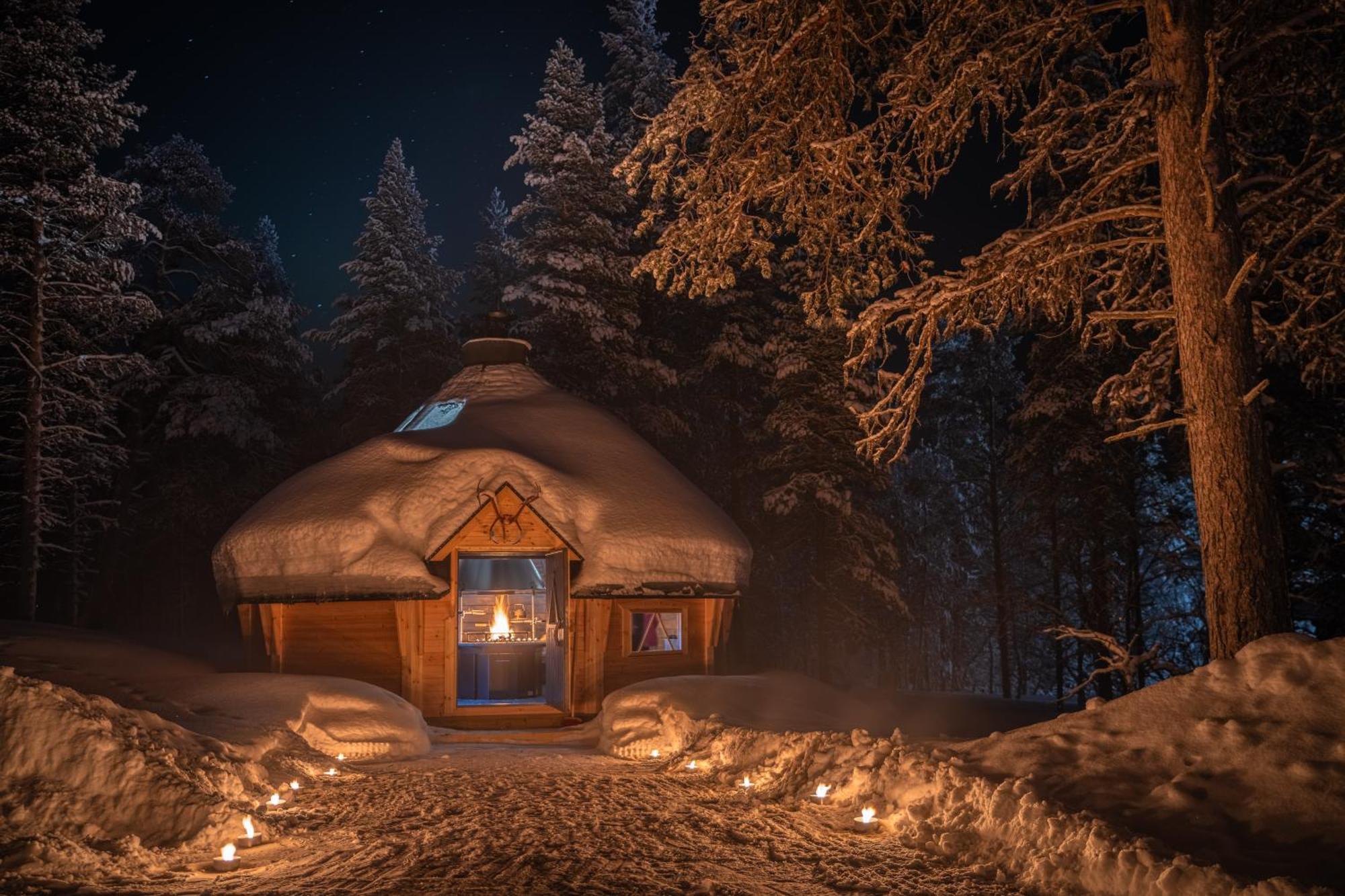 Kuukkeli Log Houses Aurora Resort Сариселка Екстериор снимка