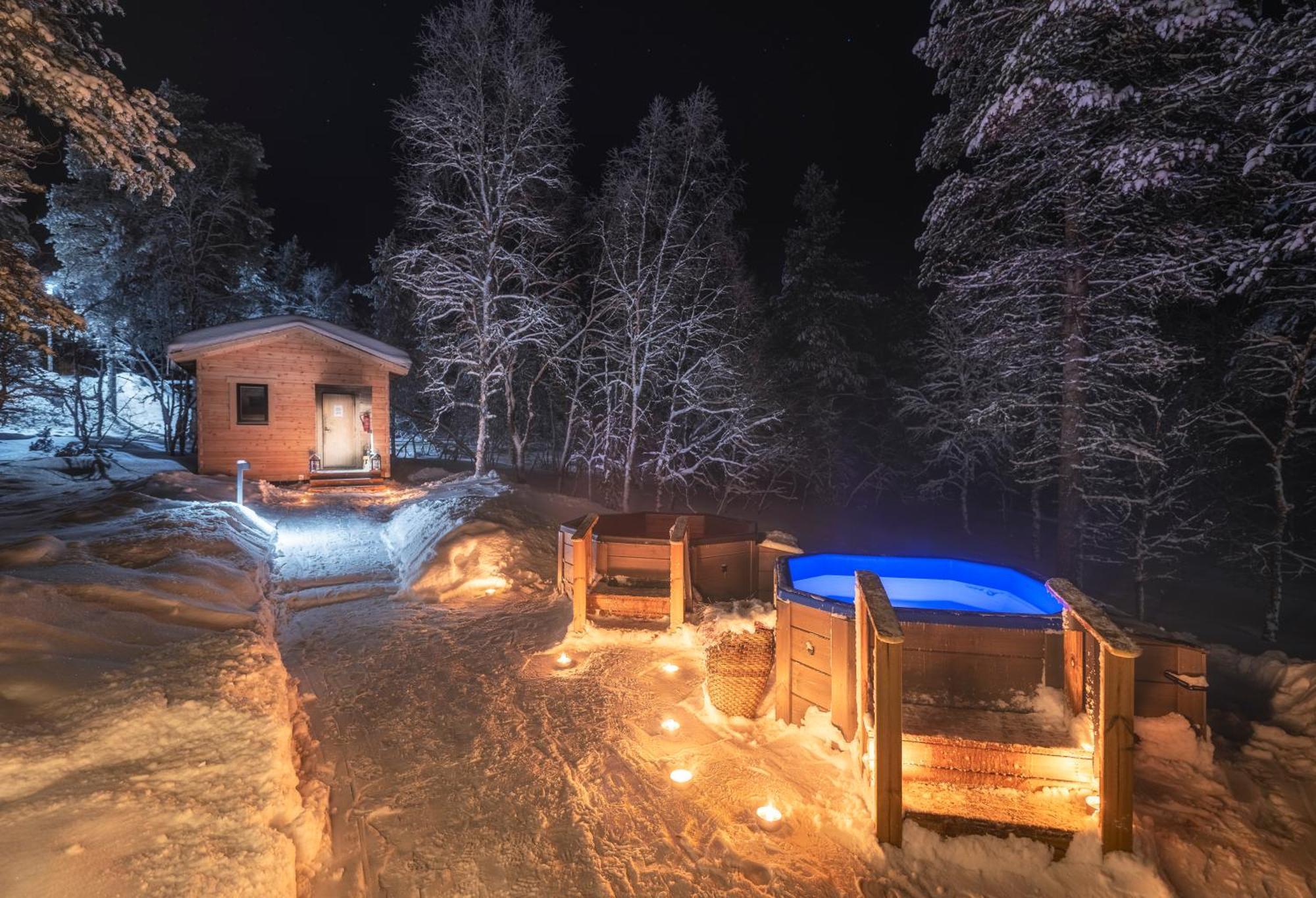 Kuukkeli Log Houses Aurora Resort Сариселка Екстериор снимка
