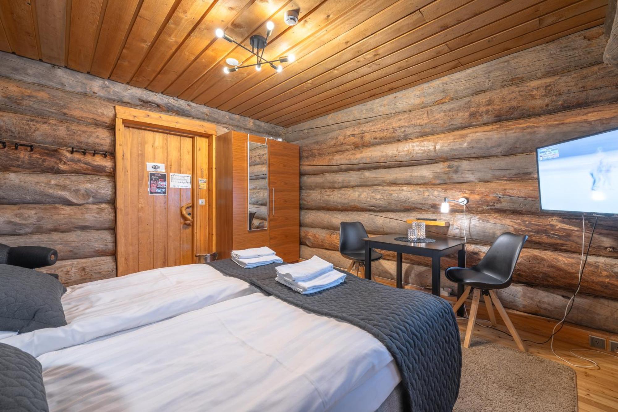 Kuukkeli Log Houses Aurora Resort Сариселка Екстериор снимка