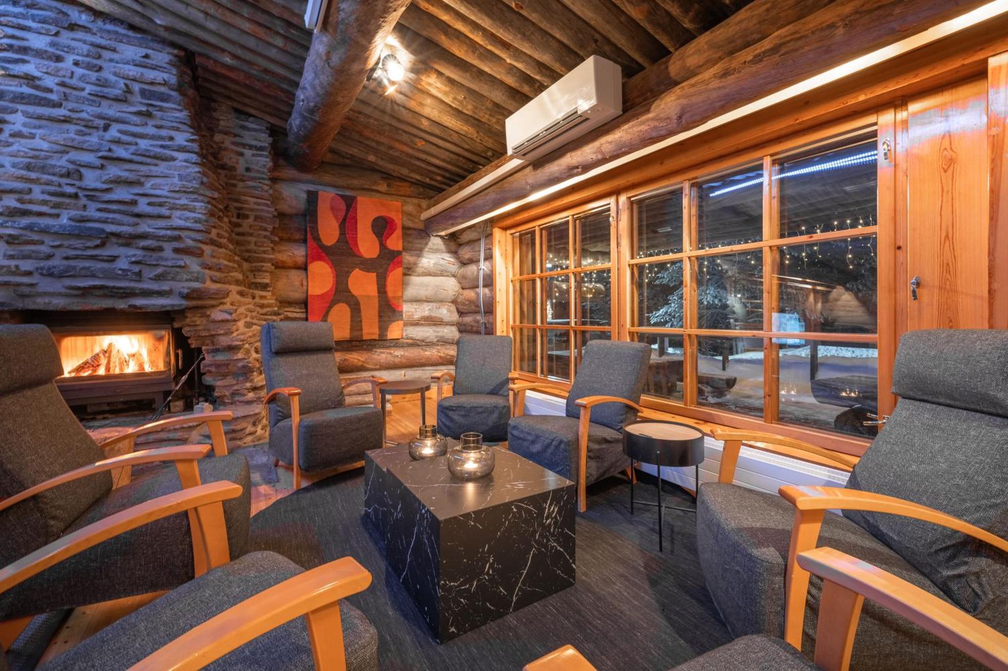 Kuukkeli Log Houses Aurora Resort Сариселка Екстериор снимка